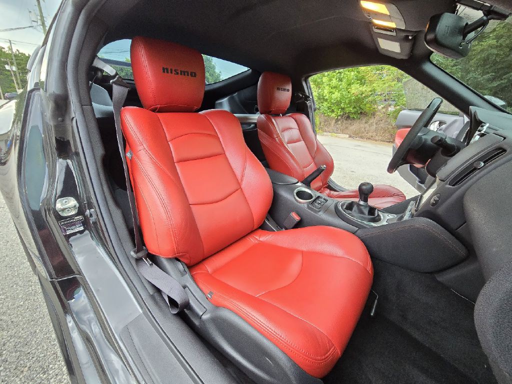 2014 Nissan 370Z Image 27