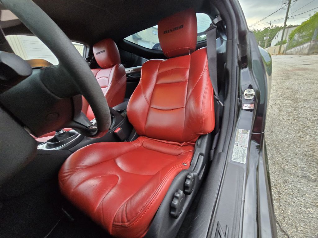 2014 Nissan 370Z Image 35