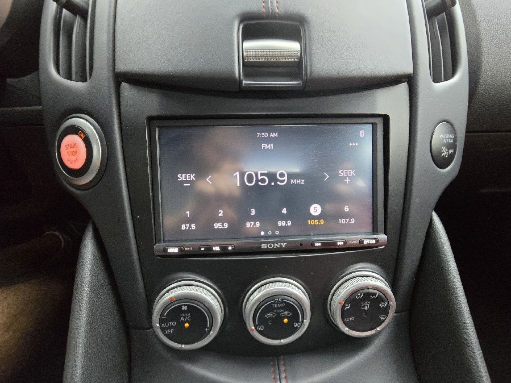 2014 Nissan 370Z Image 36