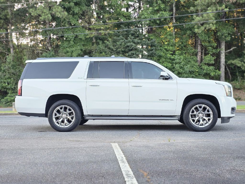 2016 GMC Yukon Image 10