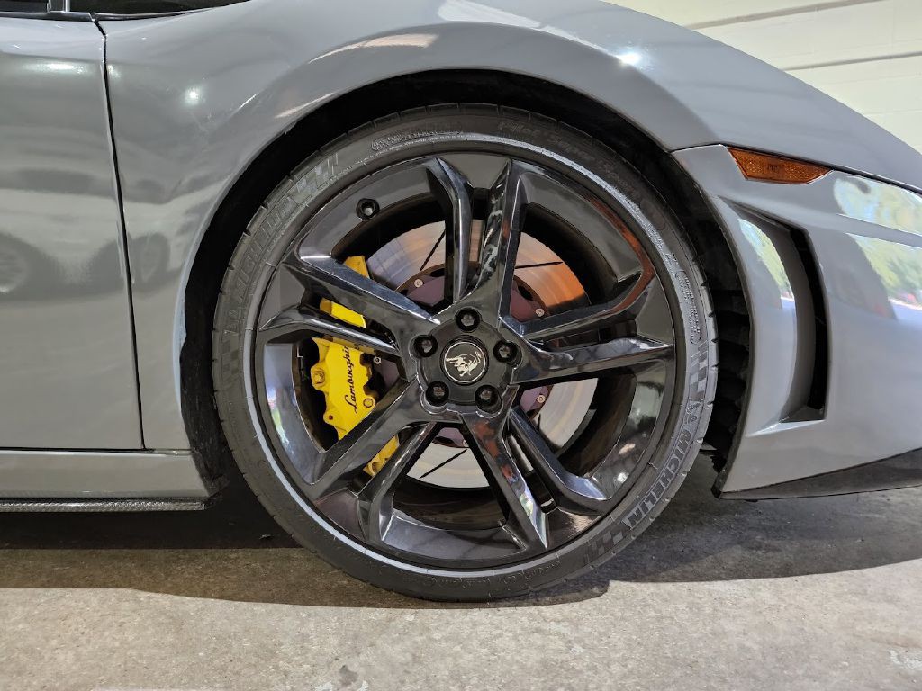 2004 Lamborghini Gallardo Image 28