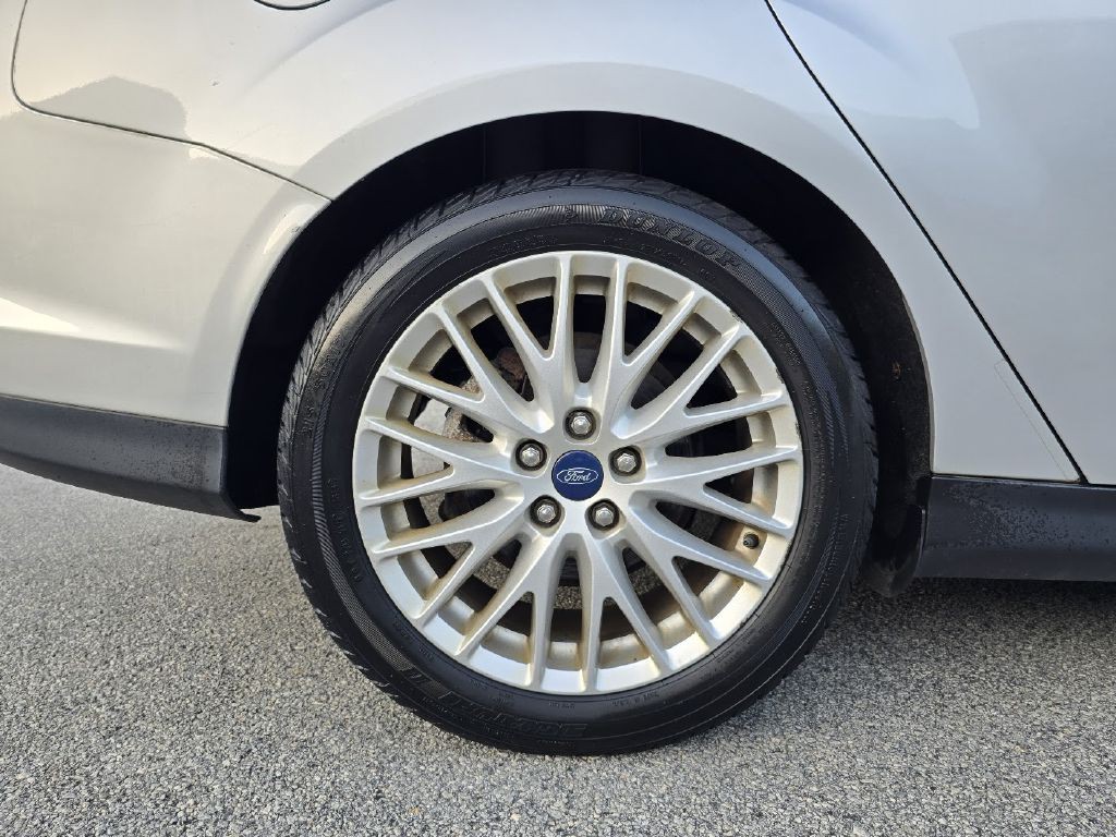 2012 Ford Focus Image 16