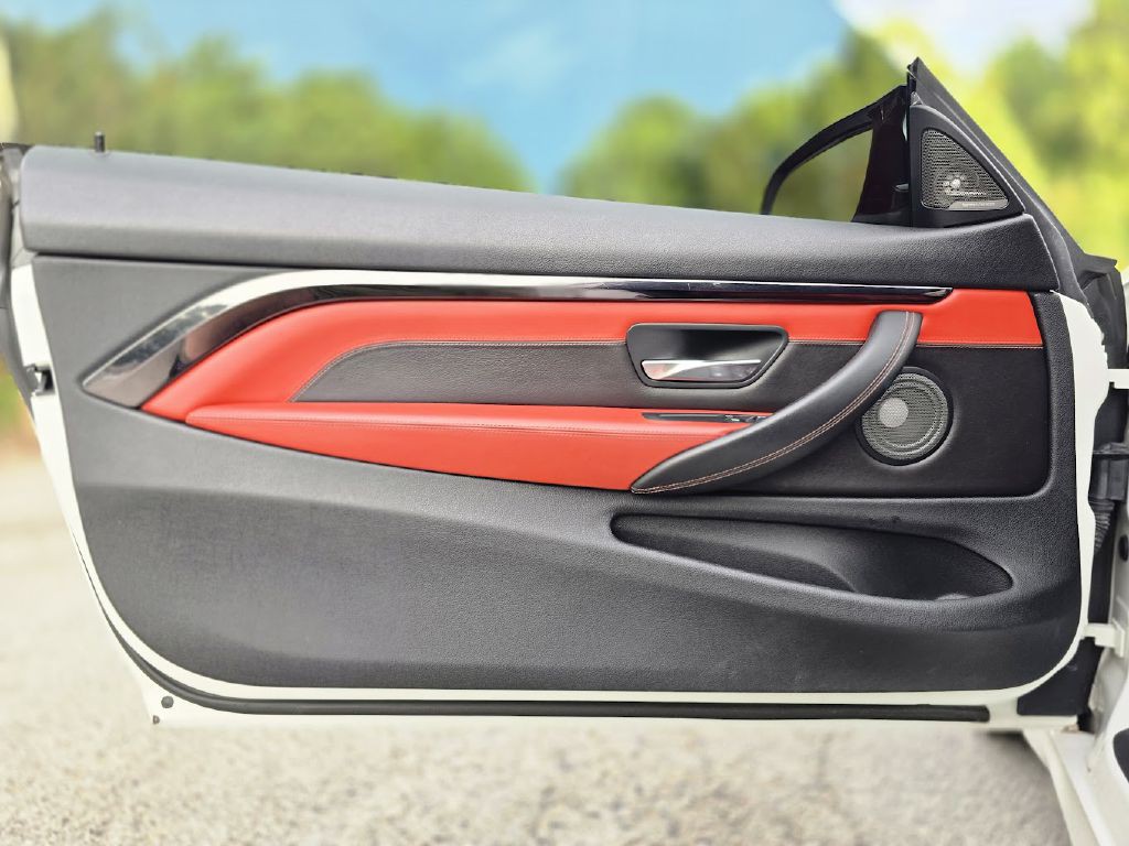 2016 BMW M4 Image 28