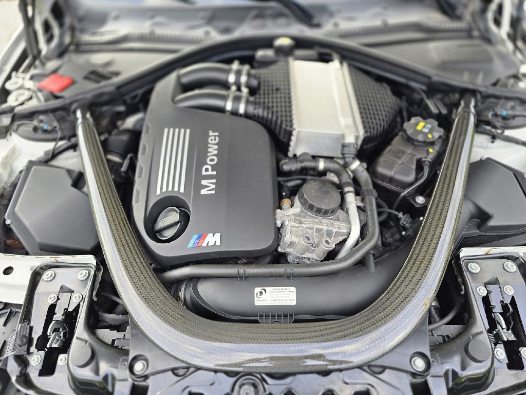 2016 BMW M4 Image 33