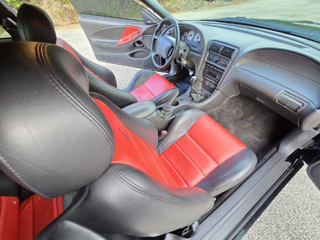 2003 Ford Mustang Image 34