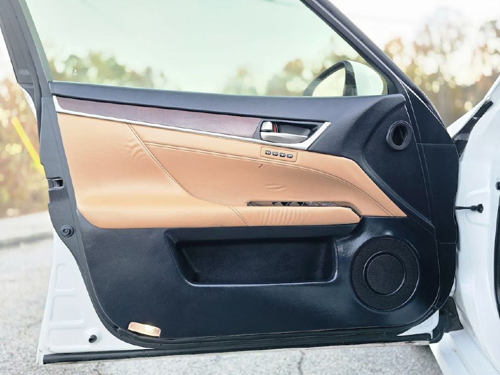 2013 Lexus GS Image 36