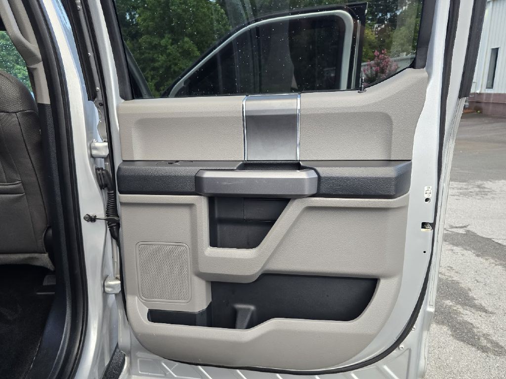 2015 Ford F-150 Image 25