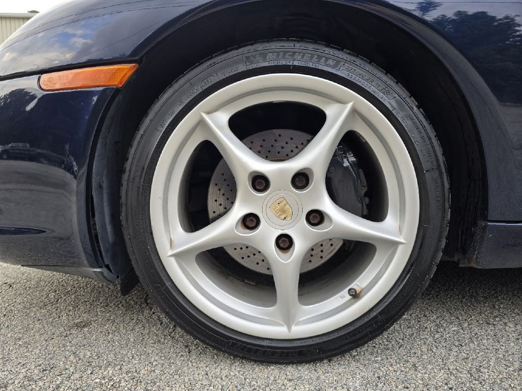 2003 Porsche 911 Image 18