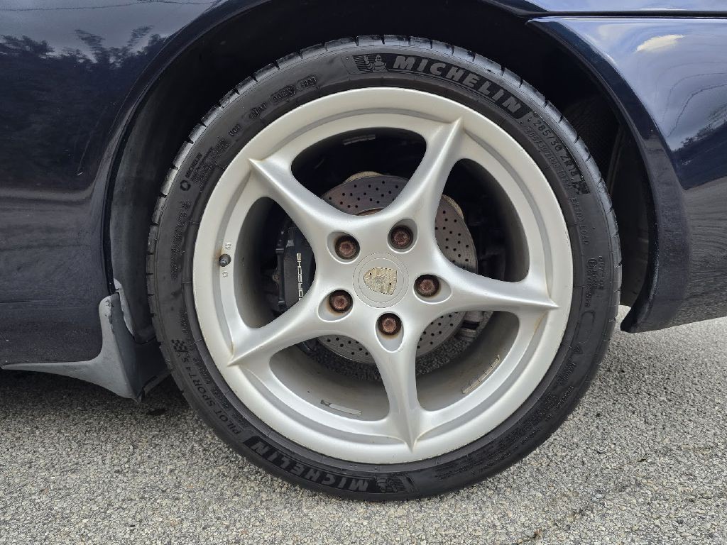 2003 Porsche 911 Image 19