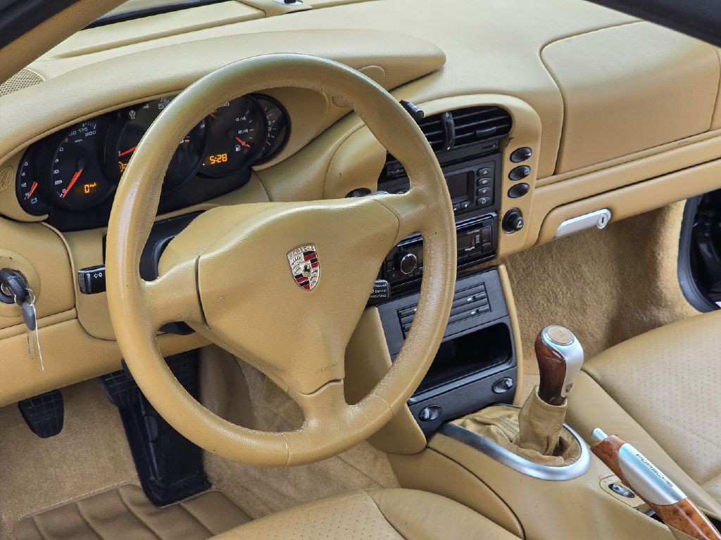 2003 Porsche 911 Image 23