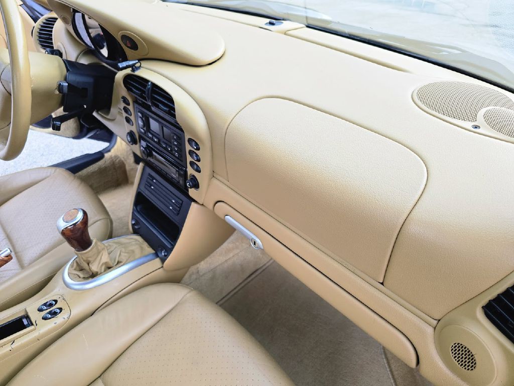 2003 Porsche 911 Image 30