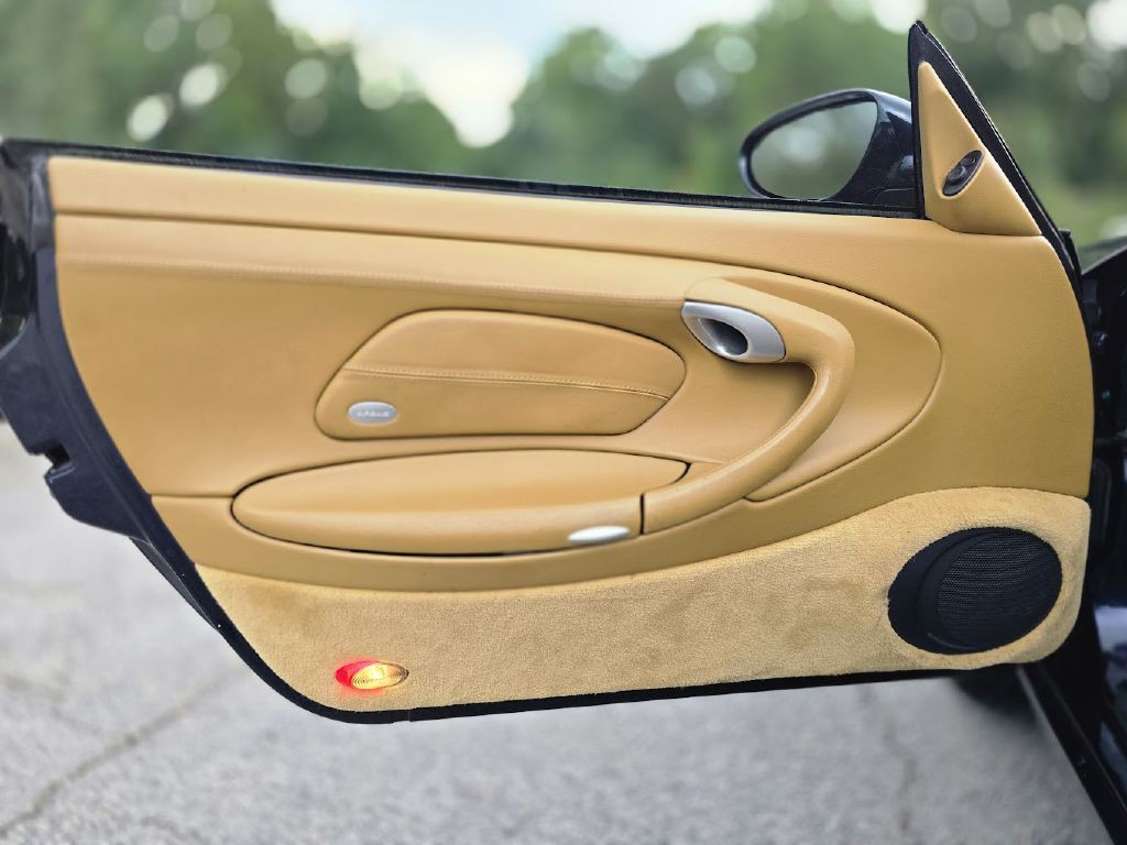 2003 Porsche 911 Image 31