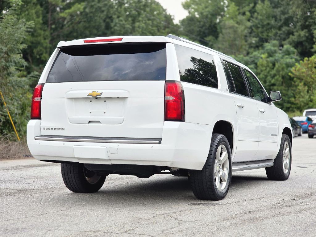 2015 Chevrolet Suburban Image 7