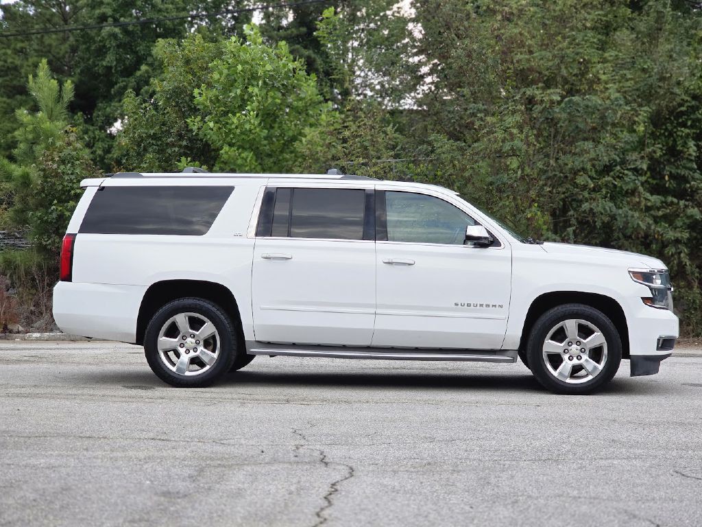 2015 Chevrolet Suburban Image 8