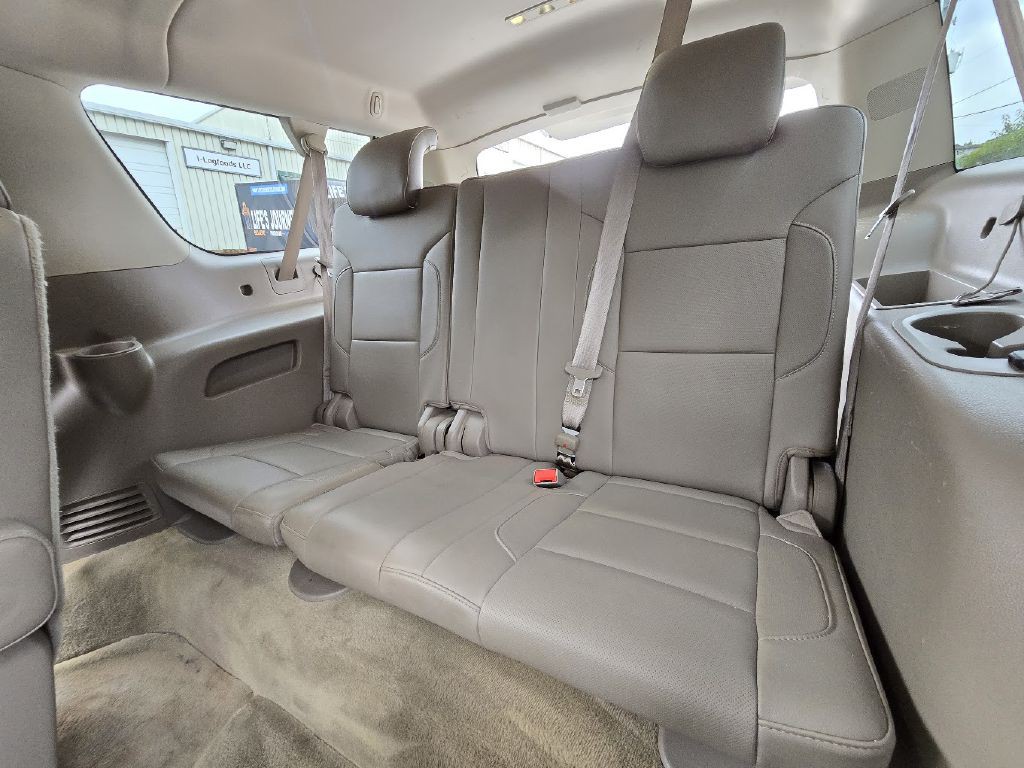 2015 Chevrolet Suburban Image 24