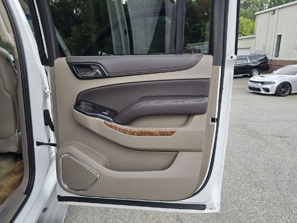 2015 Chevrolet Suburban Image 28