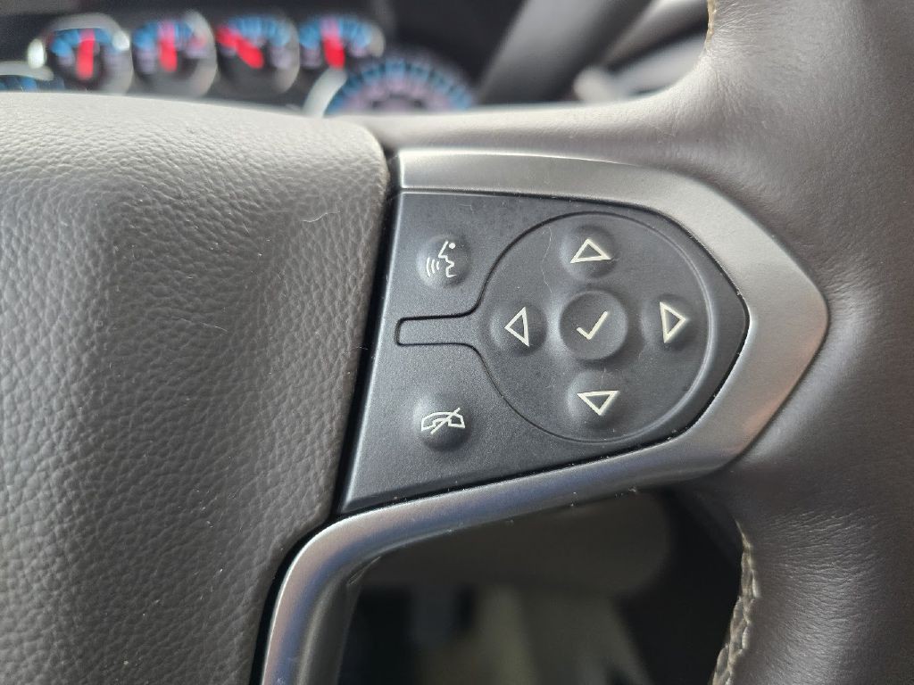 2015 Chevrolet Suburban Image 35