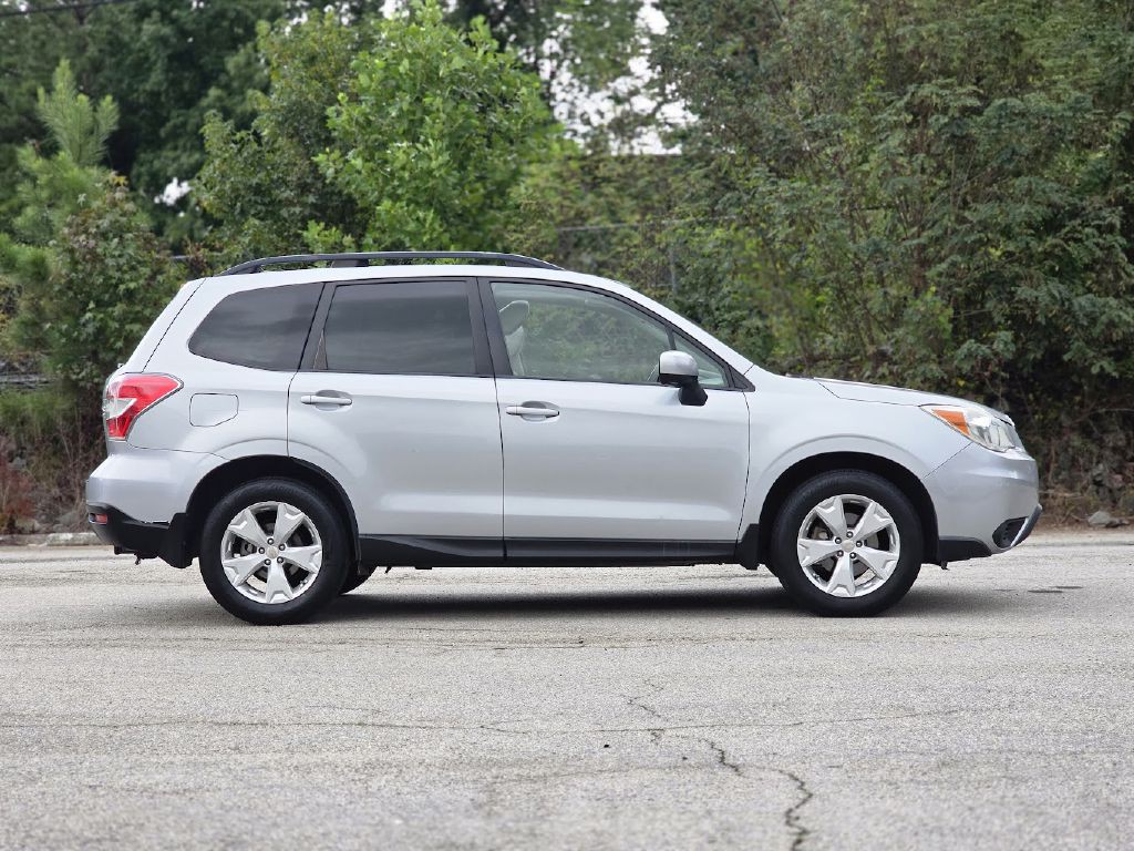2015 Subaru Forester Image 9