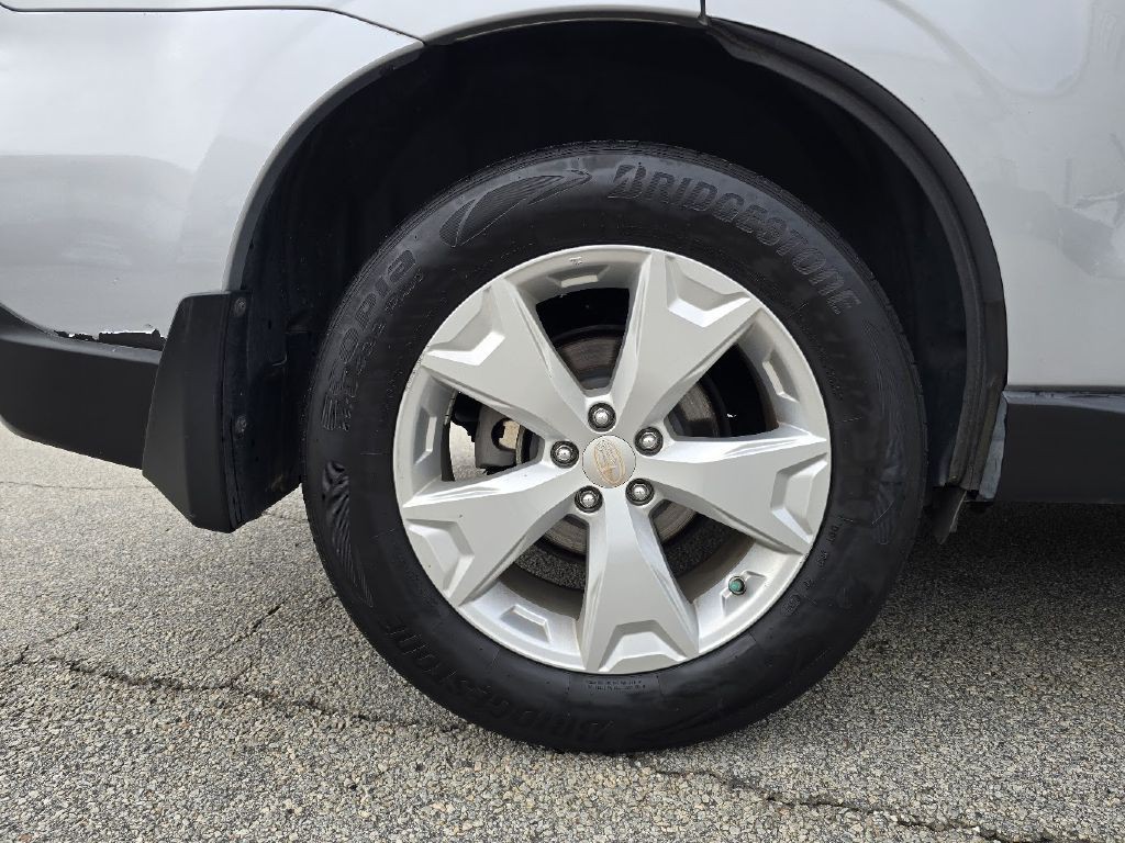 2015 Subaru Forester Image 15