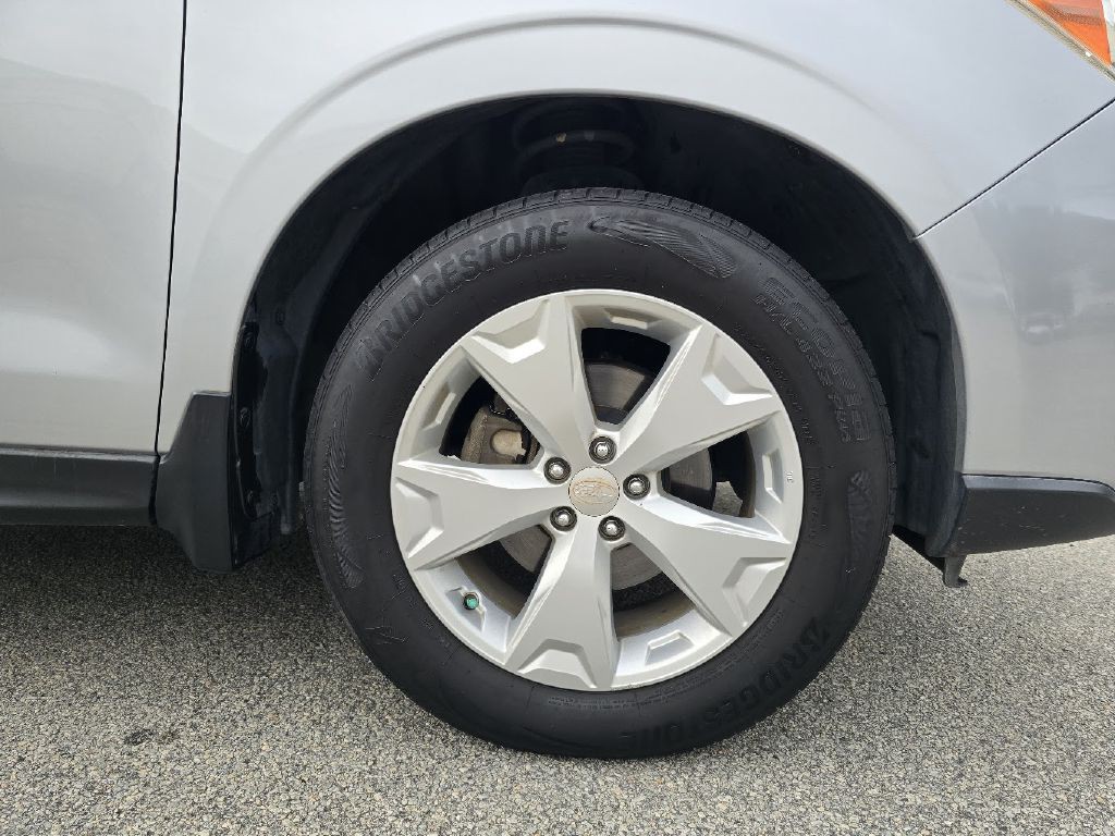 2015 Subaru Forester Image 16