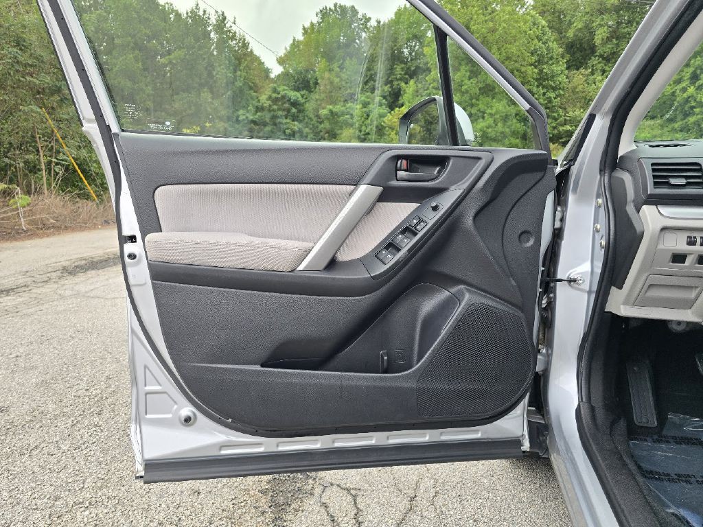 2015 Subaru Forester Image 21