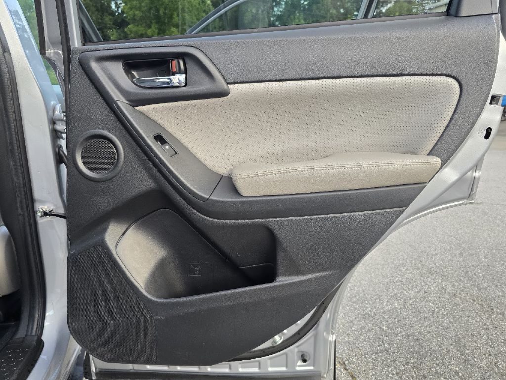 2015 Subaru Forester Image 23