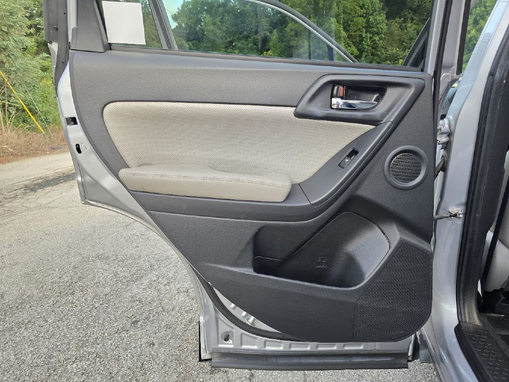 2015 Subaru Forester Image 26