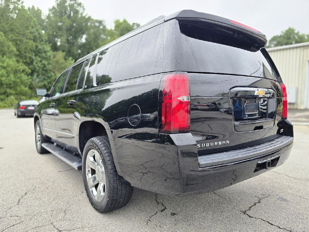 2016 Chevrolet Suburban Image 6