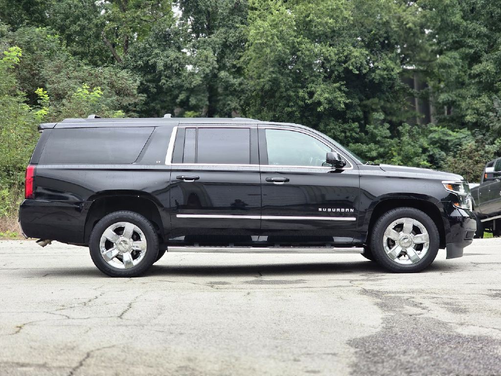 2016 Chevrolet Suburban Image 9