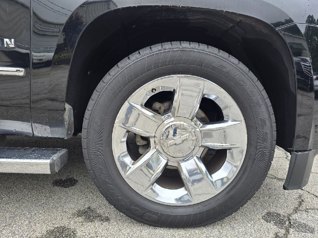 2016 Chevrolet Suburban Image 15