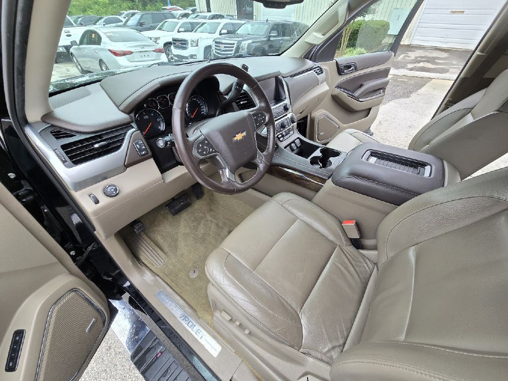 2016 Chevrolet Suburban Image 16