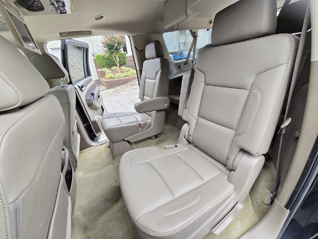 2016 Chevrolet Suburban Image 20