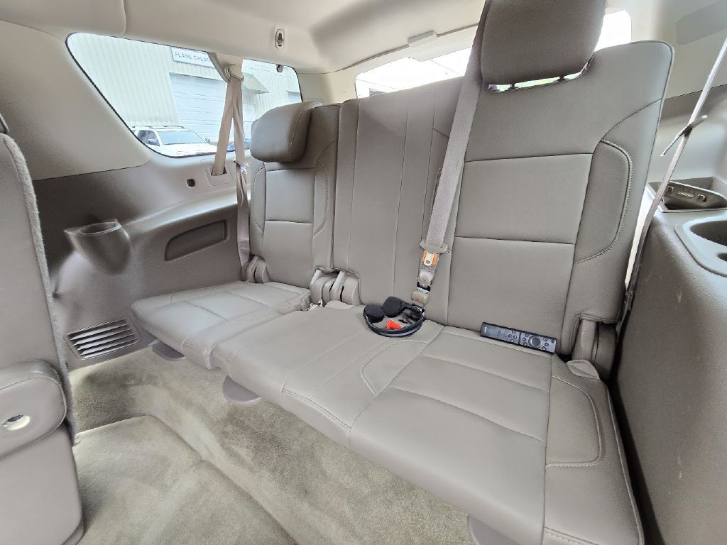 2016 Chevrolet Suburban Image 21