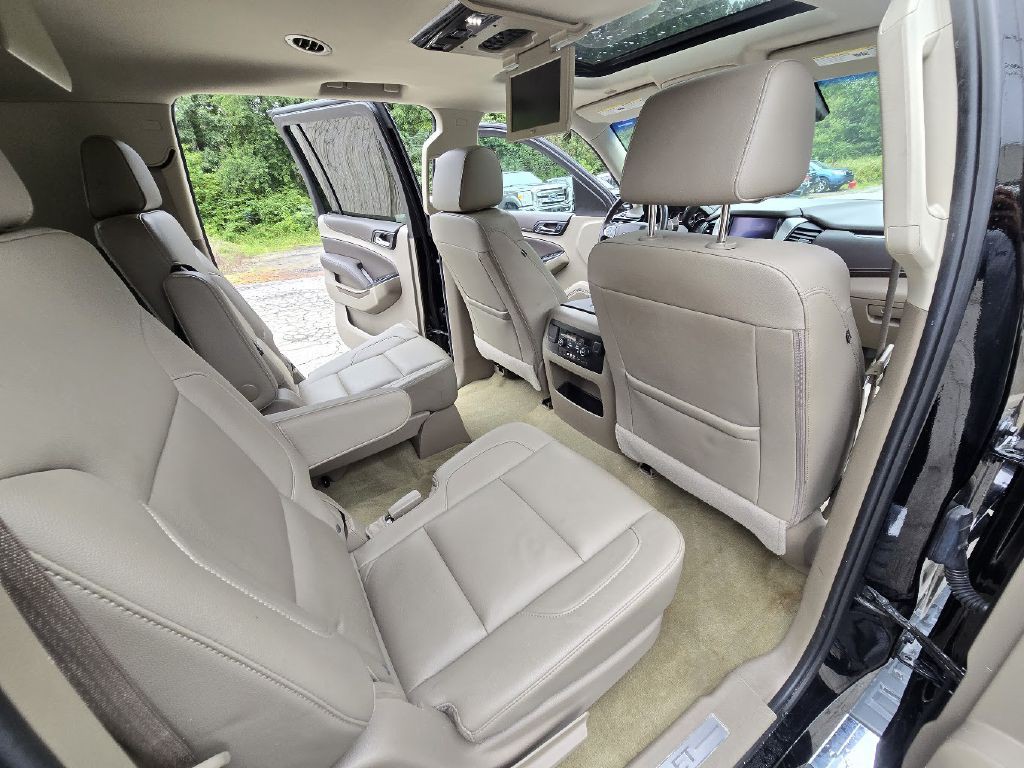 2016 Chevrolet Suburban Image 24