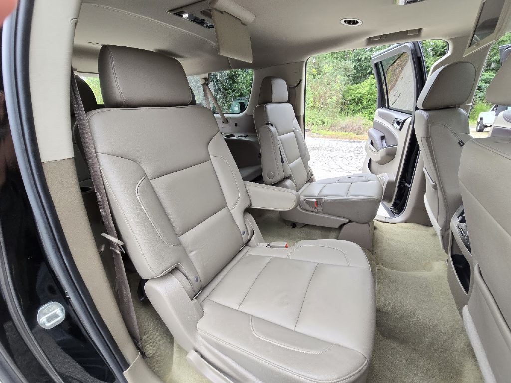 2016 Chevrolet Suburban Image 25
