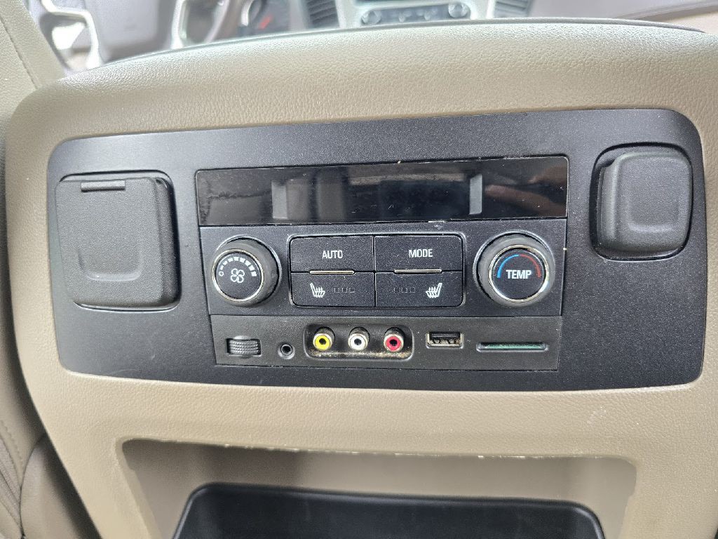 2016 Chevrolet Suburban Image 26