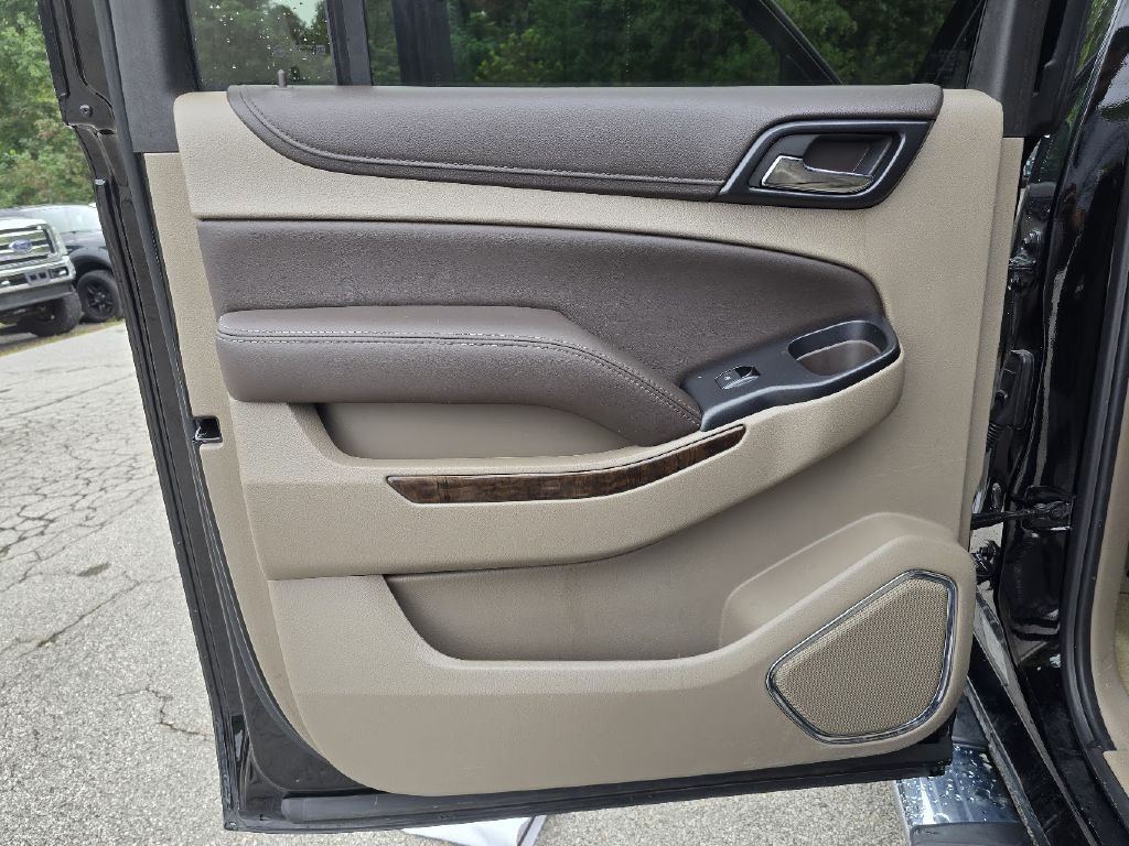 2016 Chevrolet Suburban Image 31