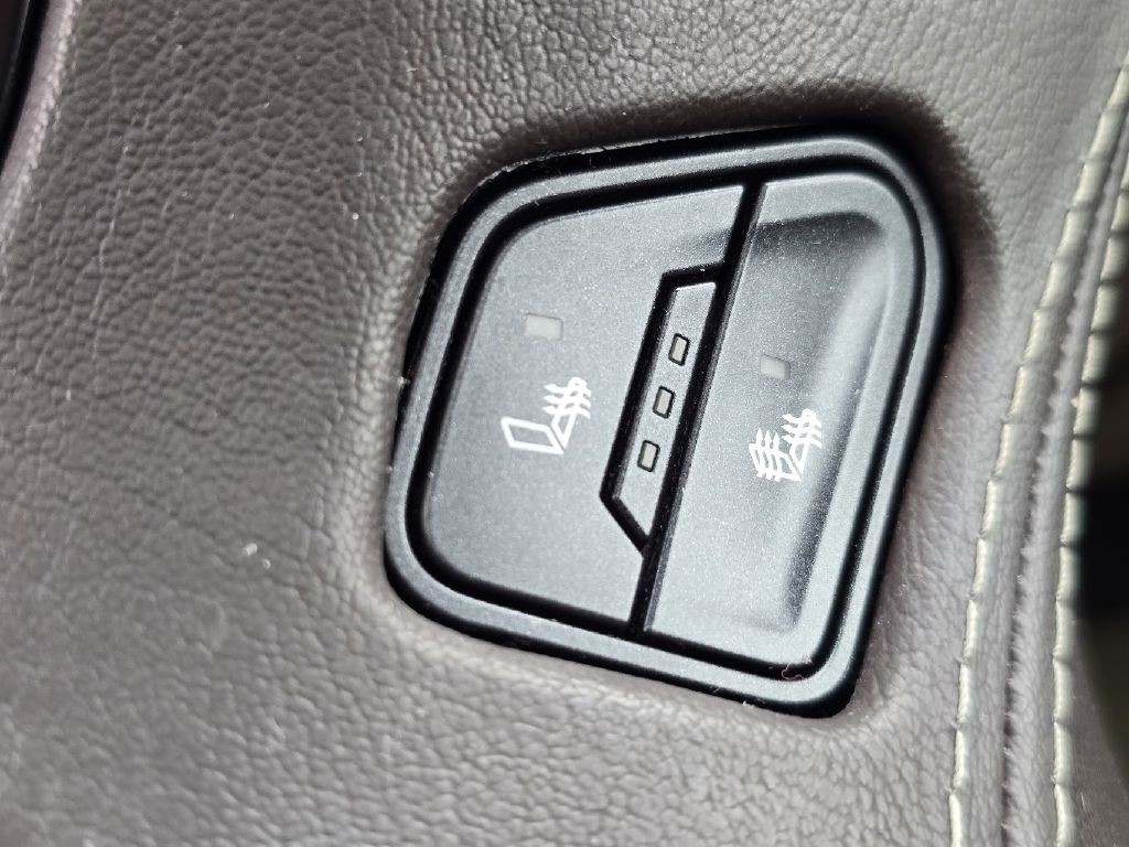 2016 Chevrolet Suburban Image 34
