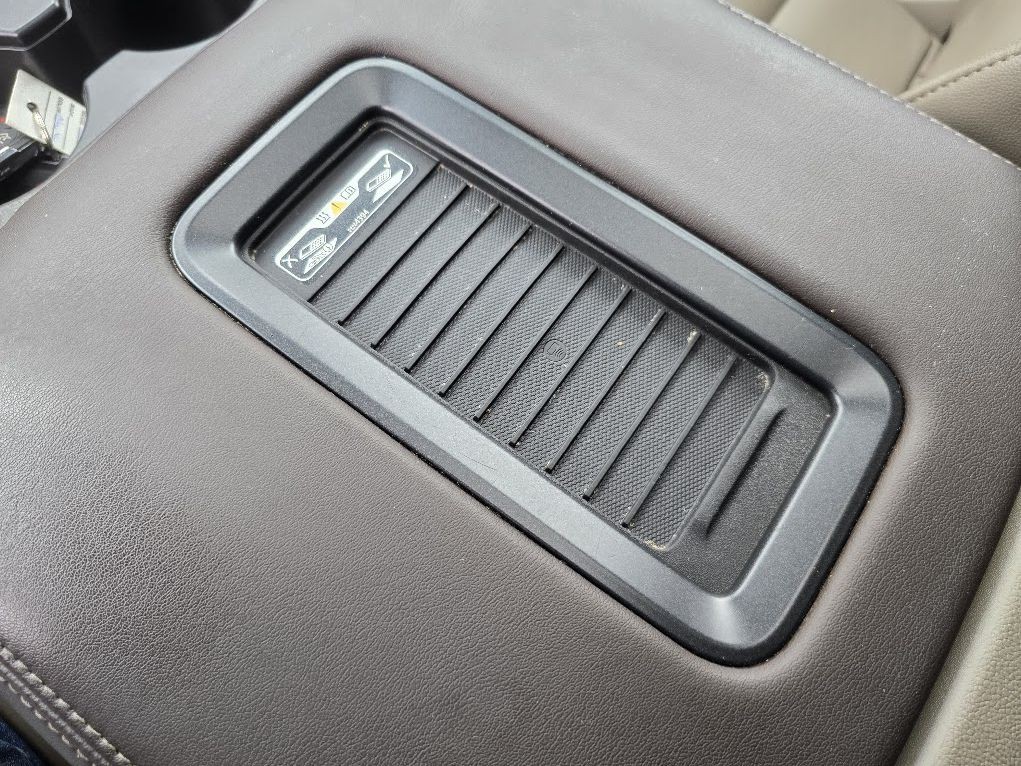 2016 Chevrolet Suburban Image 37