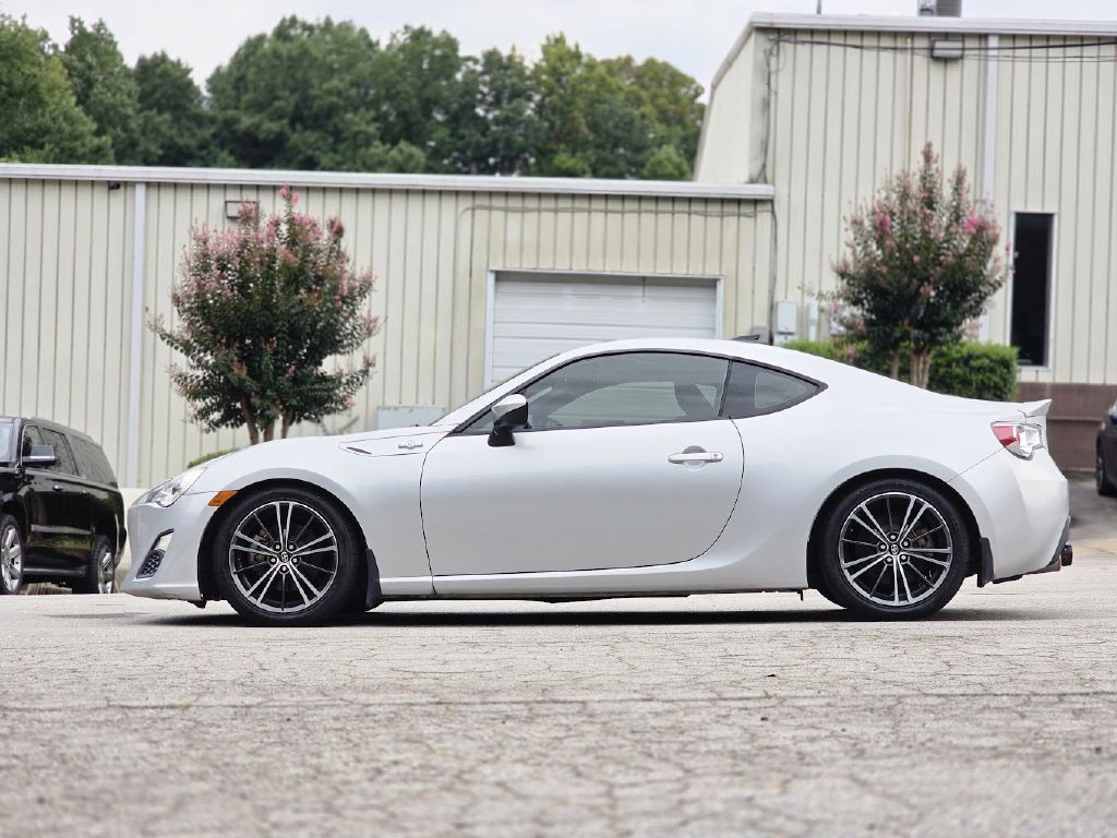 2013 Scion FR-S Image 5