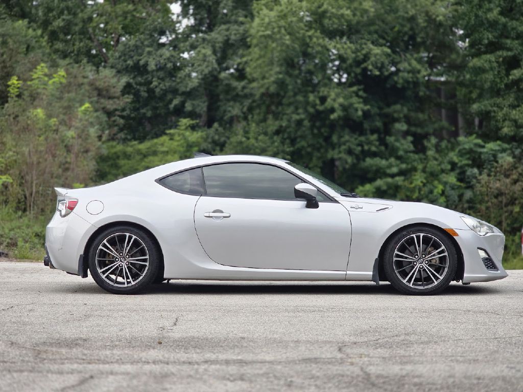 2013 Scion FR-S Image 11
