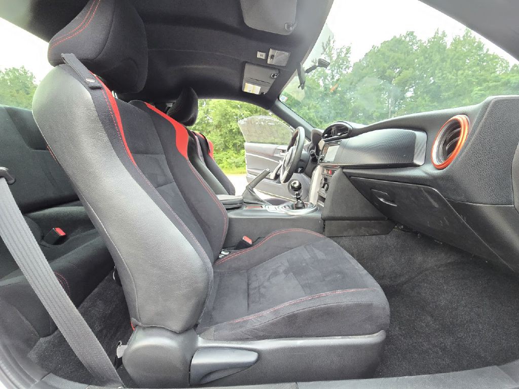 2013 Scion FR-S Image 25