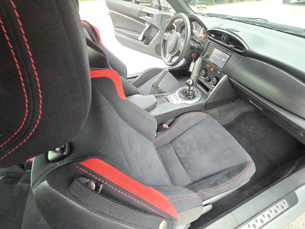 2013 Scion FR-S Image 27