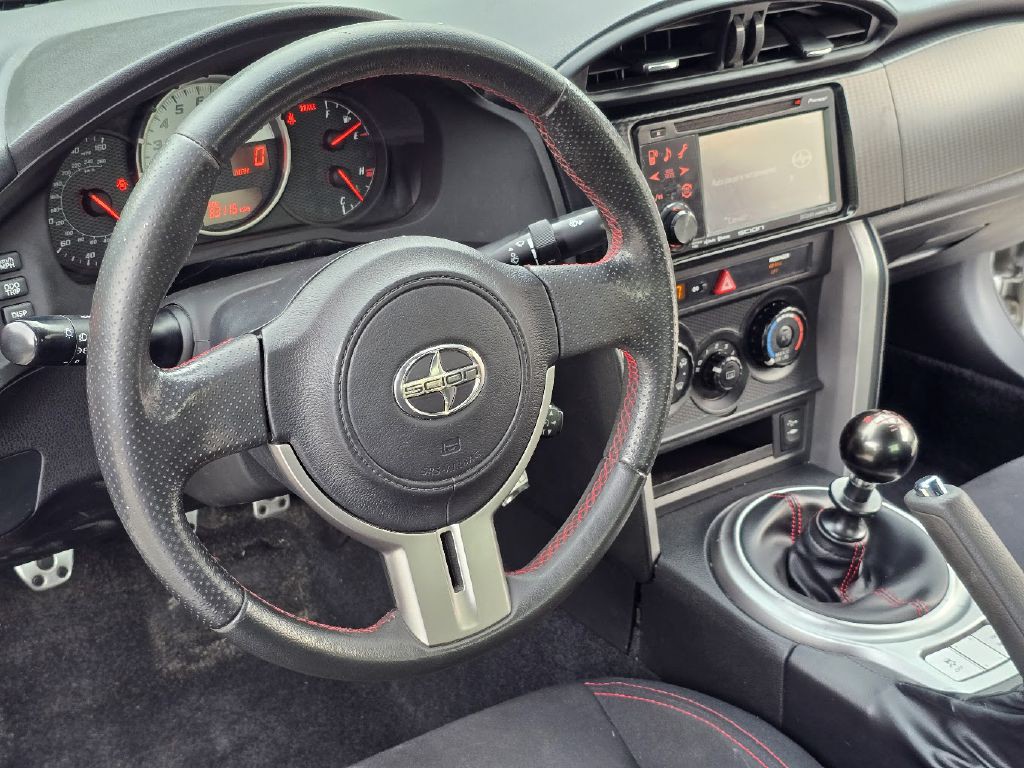 2013 Scion FR-S Image 30