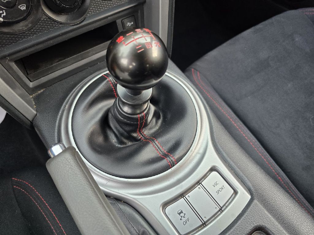 2013 Scion FR-S Image 34