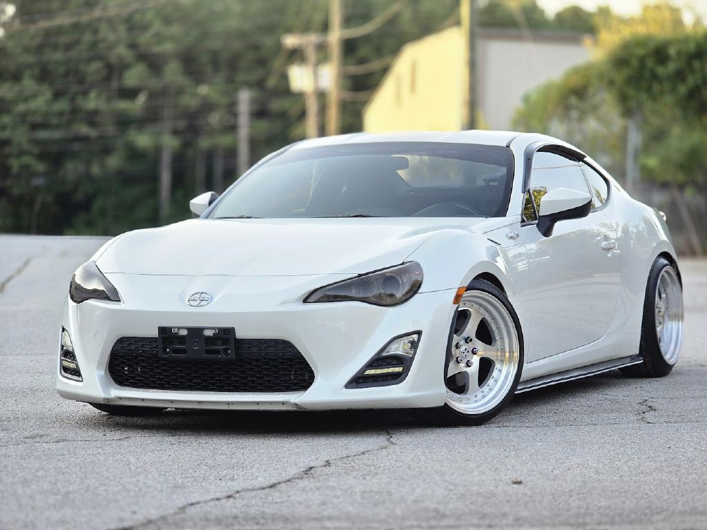2013 Scion FR-S Image 2