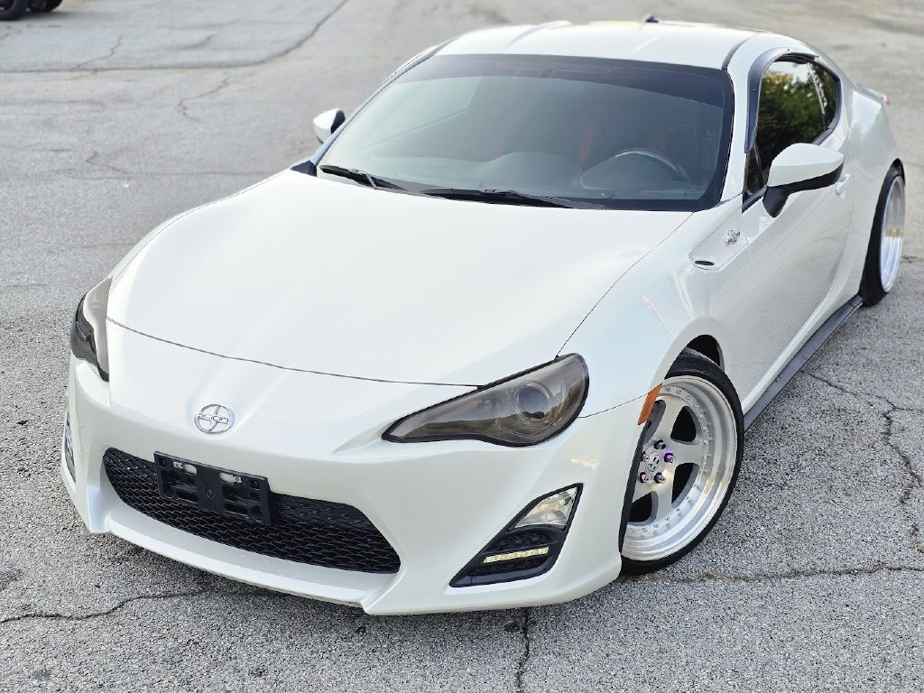 2013 Scion FR-S Image 3