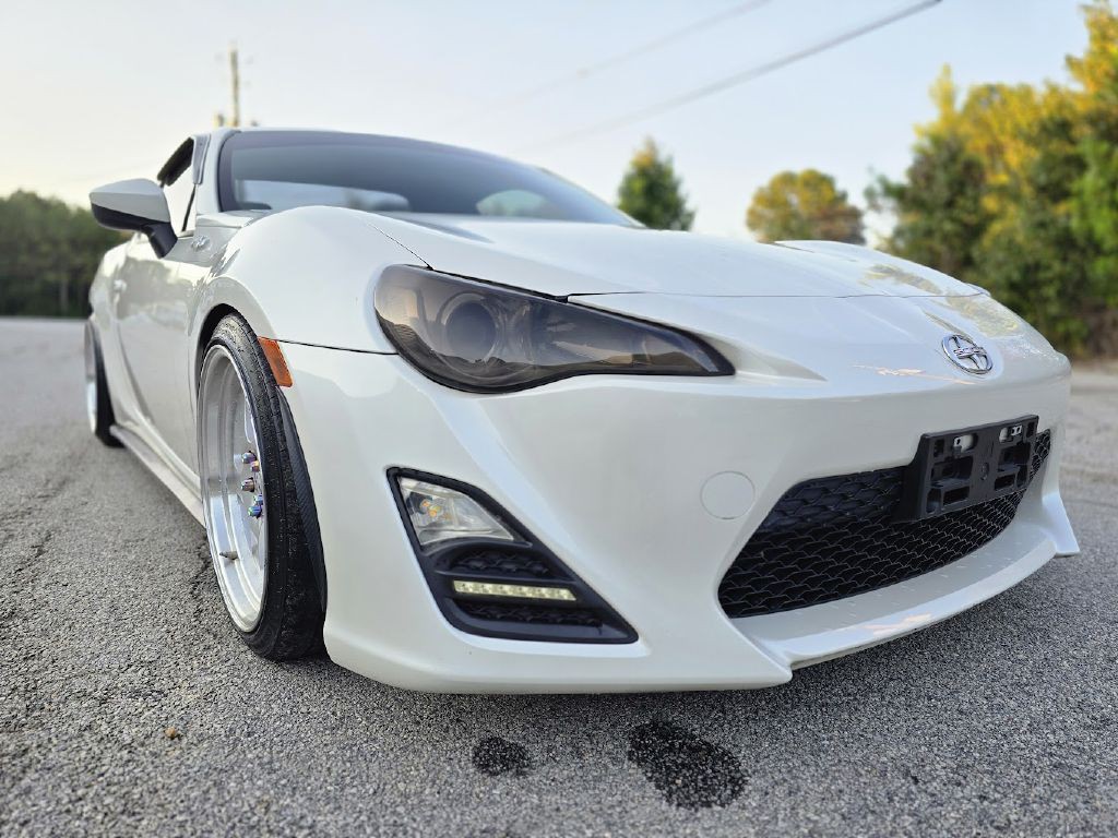 2013 Scion FR-S Image 16