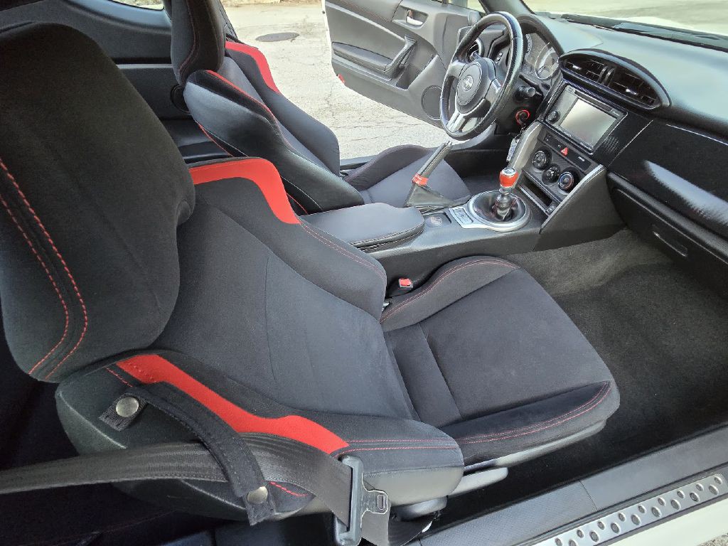 2013 Scion FR-S Image 25