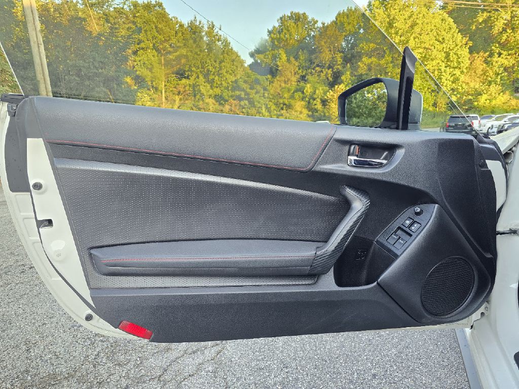 2013 Scion FR-S Image 29